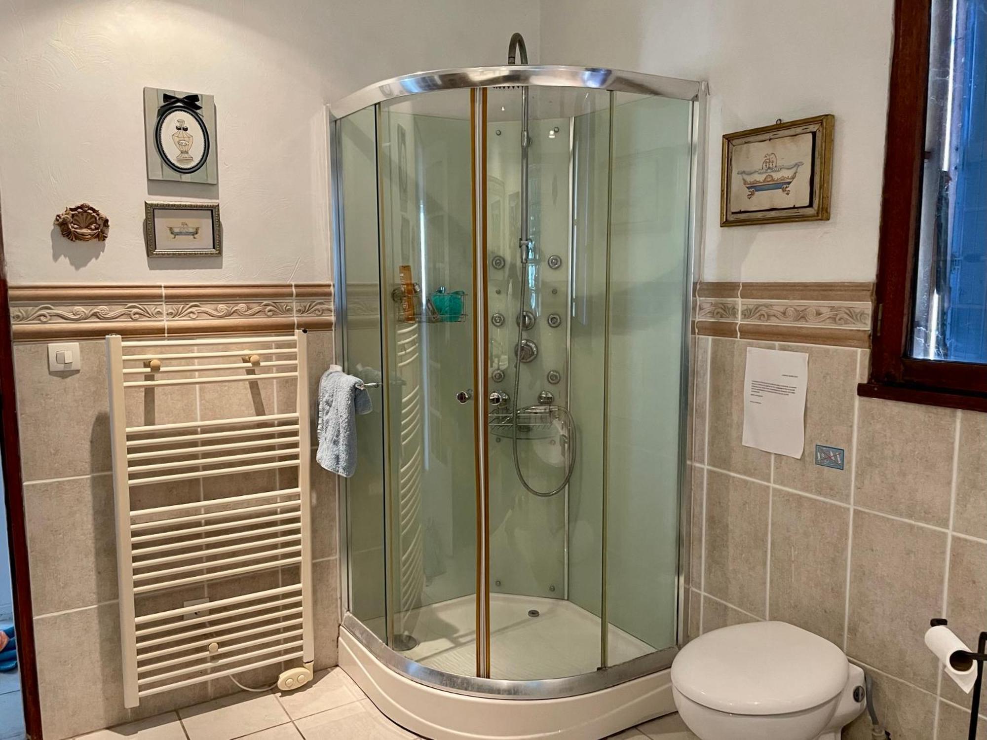 B&B Maison Brora Lorgues Bagian luar foto